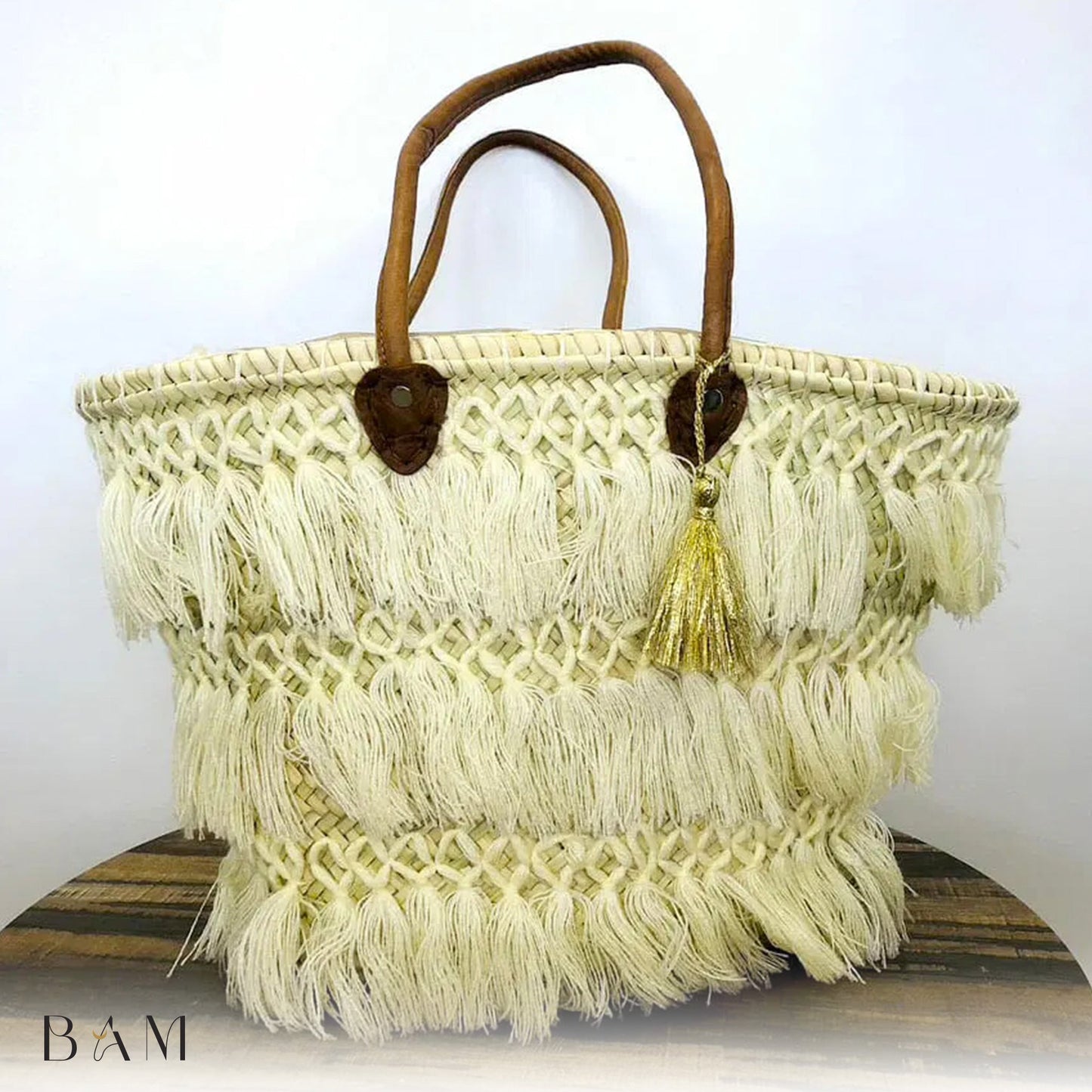 Our Doum Bags are Made From Palm Leaves That are individually Cut, Dried, Stripped and Handwoven by Moroccan Artisan's 100% homemade For all Seasons, Standard Size
